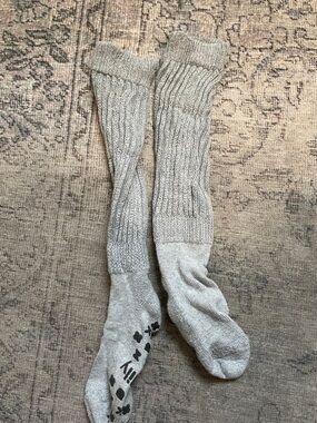 Women's Ribbed Maternity Socks in Light Gray